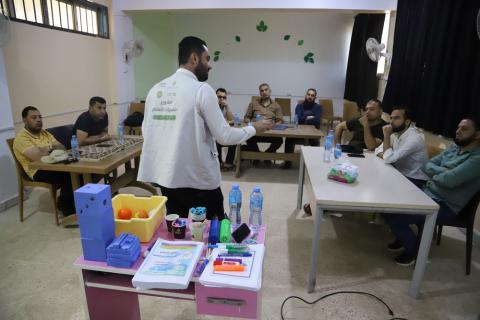 ورشة مع المعلمين في مرحلة التطبيق